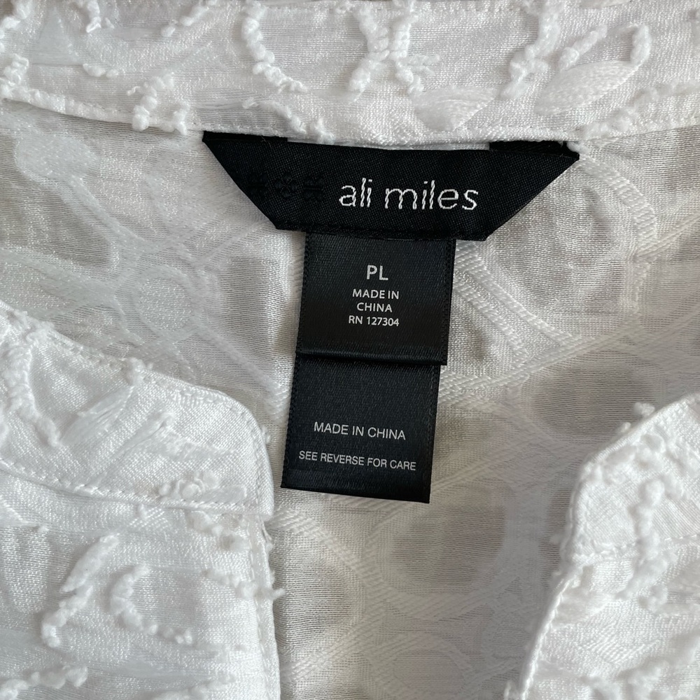 NWT Ali Miles, White, 3/4 Sleeve, Burn-out, Clipped Damask Floral Top, Size PL - Picture 3 of 4